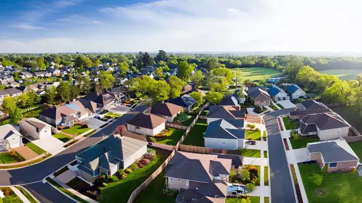 Walk into any workplace lunchroom or dinner party, and you'll likely hear passionate advocates on both sides. Some point to New Zealand's property millionaires as proof that bricks and mortar is the only way. Others reference international data showing shares outperforming property over the long term.